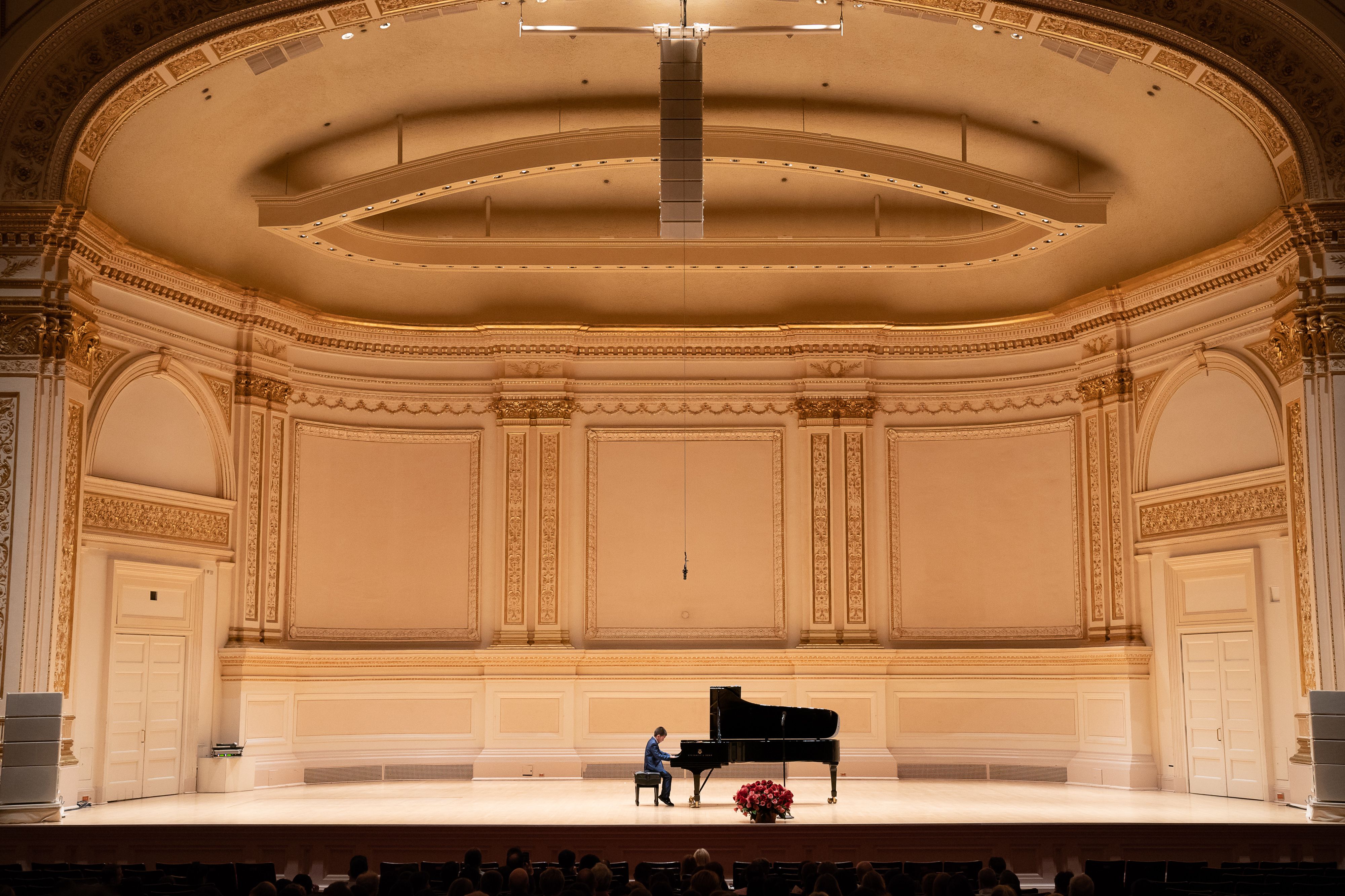 Ryan Huang is a musical prodigy and Oakville resident, attending school at Maclachlan College. He has achieved accolades of success performing in more than 50 concerts domestically and internationally. His first full length solo concert ‘Sounds of Summer by Ryan Huang’ was held in Shanghai Symphony Hall, one of the most prestigious concert halls in China.